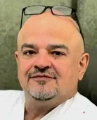 الدكتور رضا اقاجانی